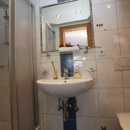 Gaesteheim Anni Winkler Panzió 3*