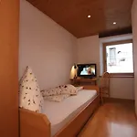 Gaesteheim Anni Winkler Bed & Breakfast Nauders