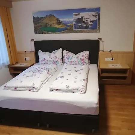 Gaesteheim Anni Winkler Bed & Breakfast Nauders